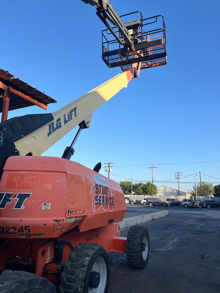 Articulated Boom Lift - View 2